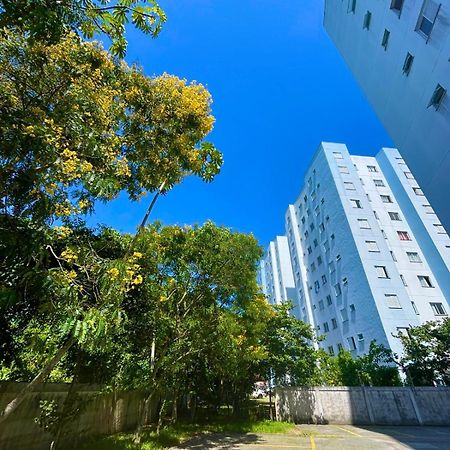 Apartamento No Setimo Andar - Estacionamento - 850 Metros Da Praia - Pet Friendly Caraguatatuba Exterior photo